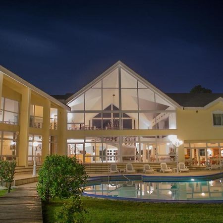 פונטה דל אסטה Parque Hotel Jean Clevers מראה חיצוני תמונה The clubhouse at the Royal Natal Golf Club