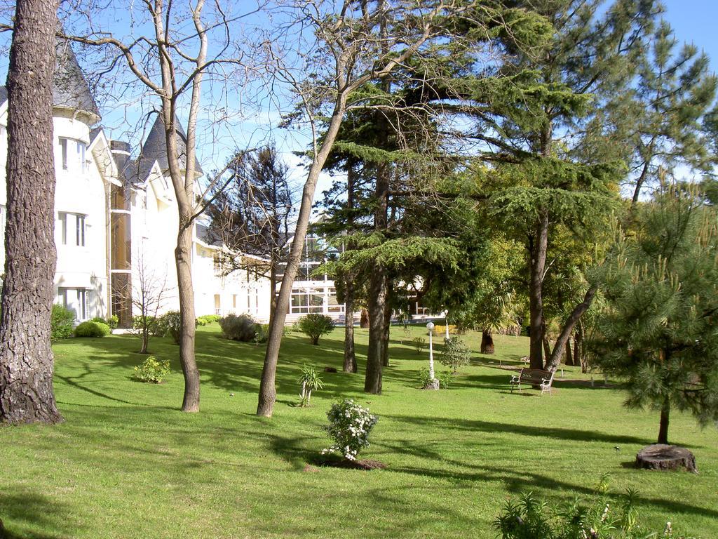 פונטה דל אסטה Parque Hotel Jean Clevers מראה חיצוני תמונה The park of the Château de launay