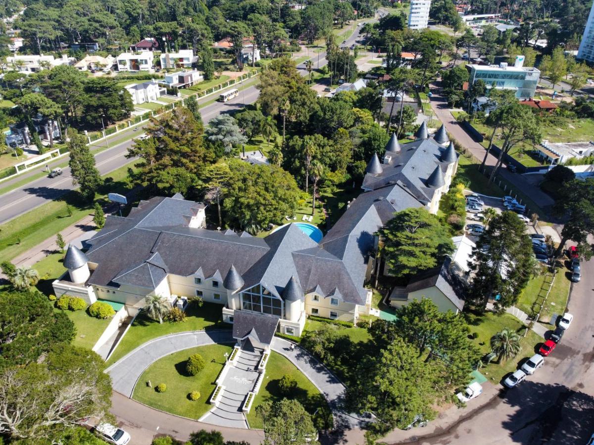 פונטה דל אסטה Parque Hotel Jean Clevers מראה חיצוני תמונה Aerial view of the hotel