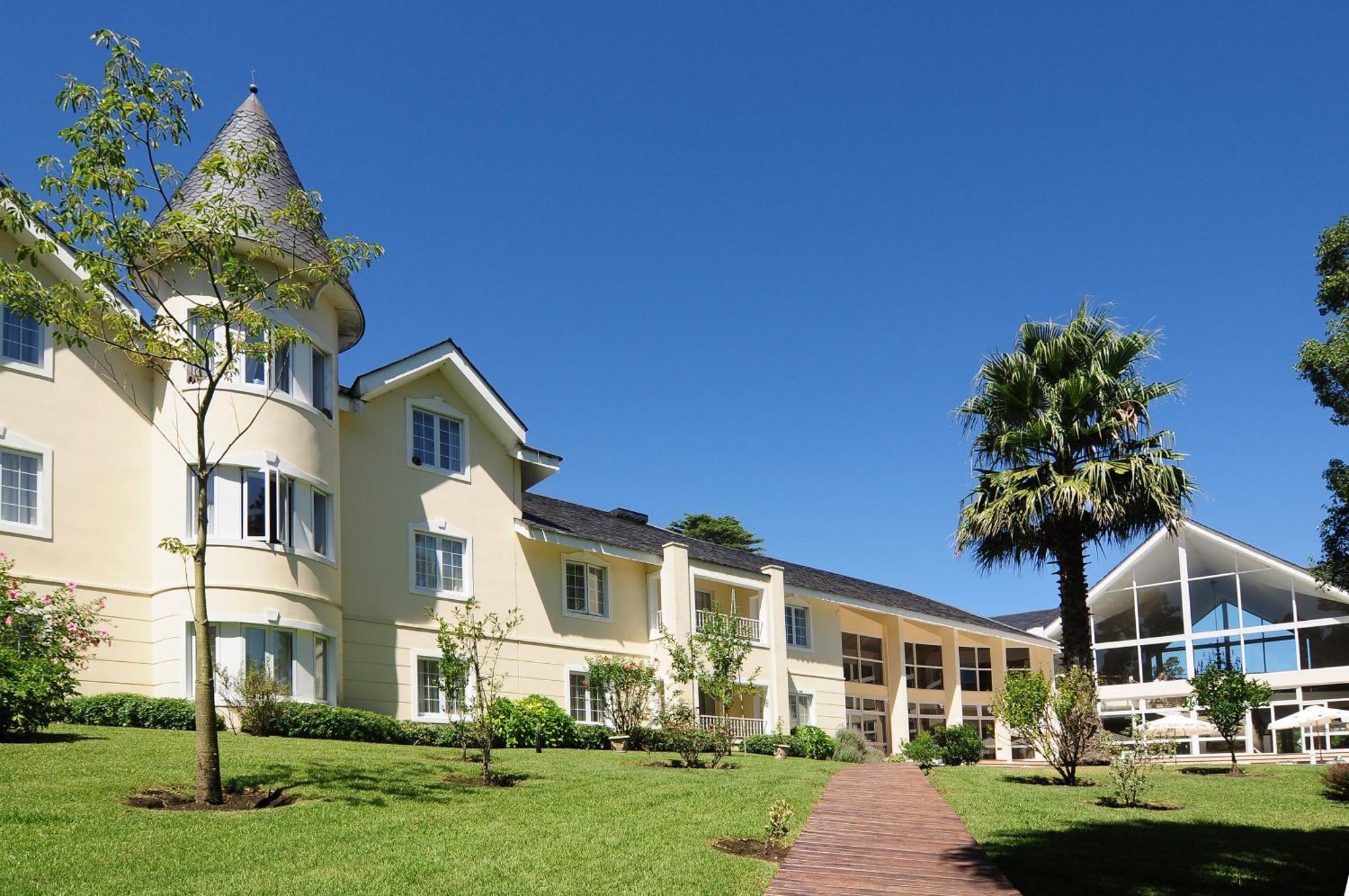 פונטה דל אסטה Parque Hotel Jean Clevers מראה חיצוני תמונה The main building of the school
