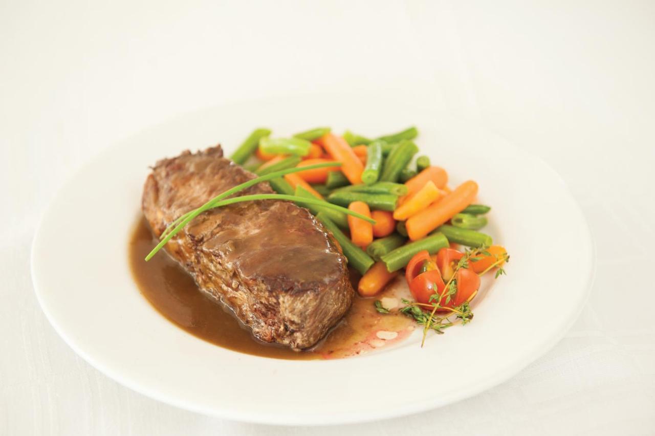 פונטה דל אסטה Parque Hotel Jean Clevers מראה חיצוני תמונה A plate of braised ox cheek