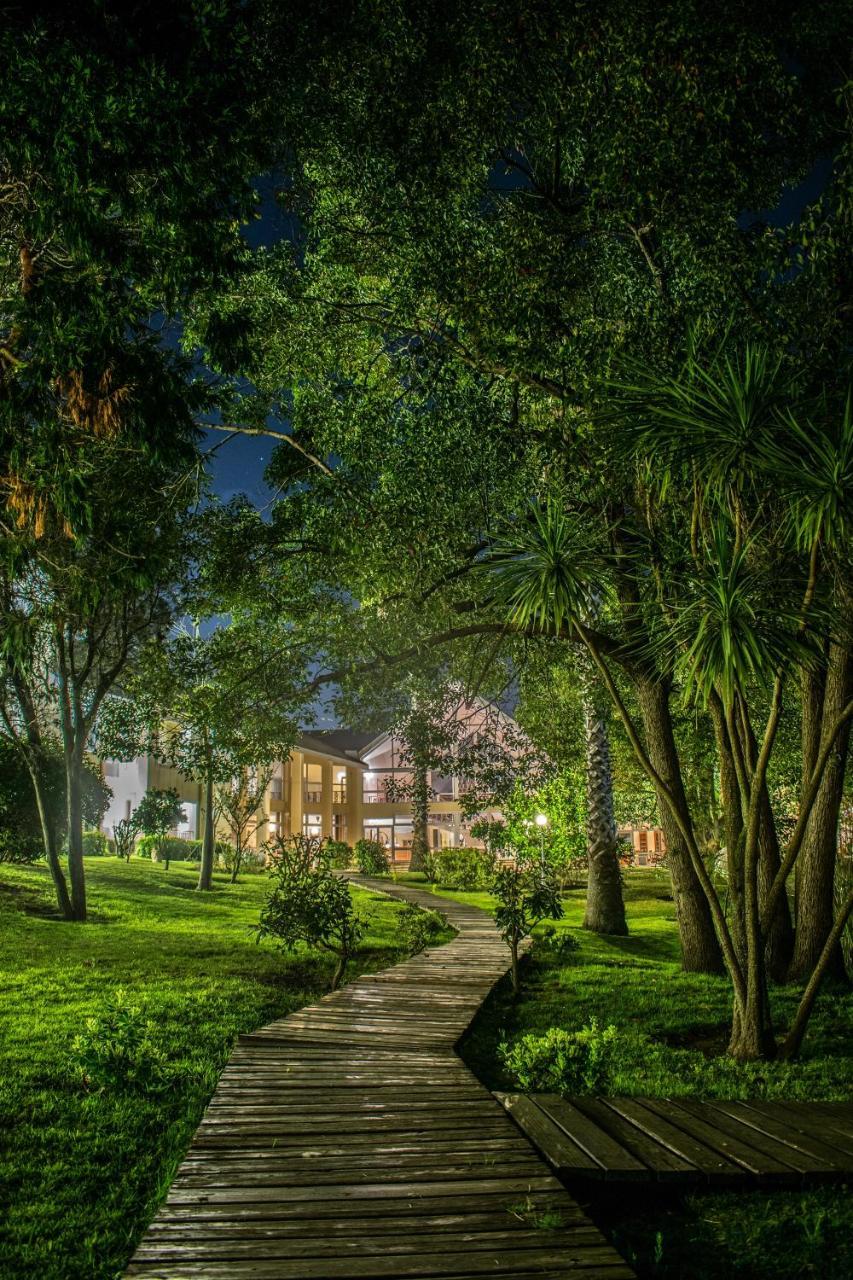 פונטה דל אסטה Parque Hotel Jean Clevers מראה חיצוני תמונה The hotel at night